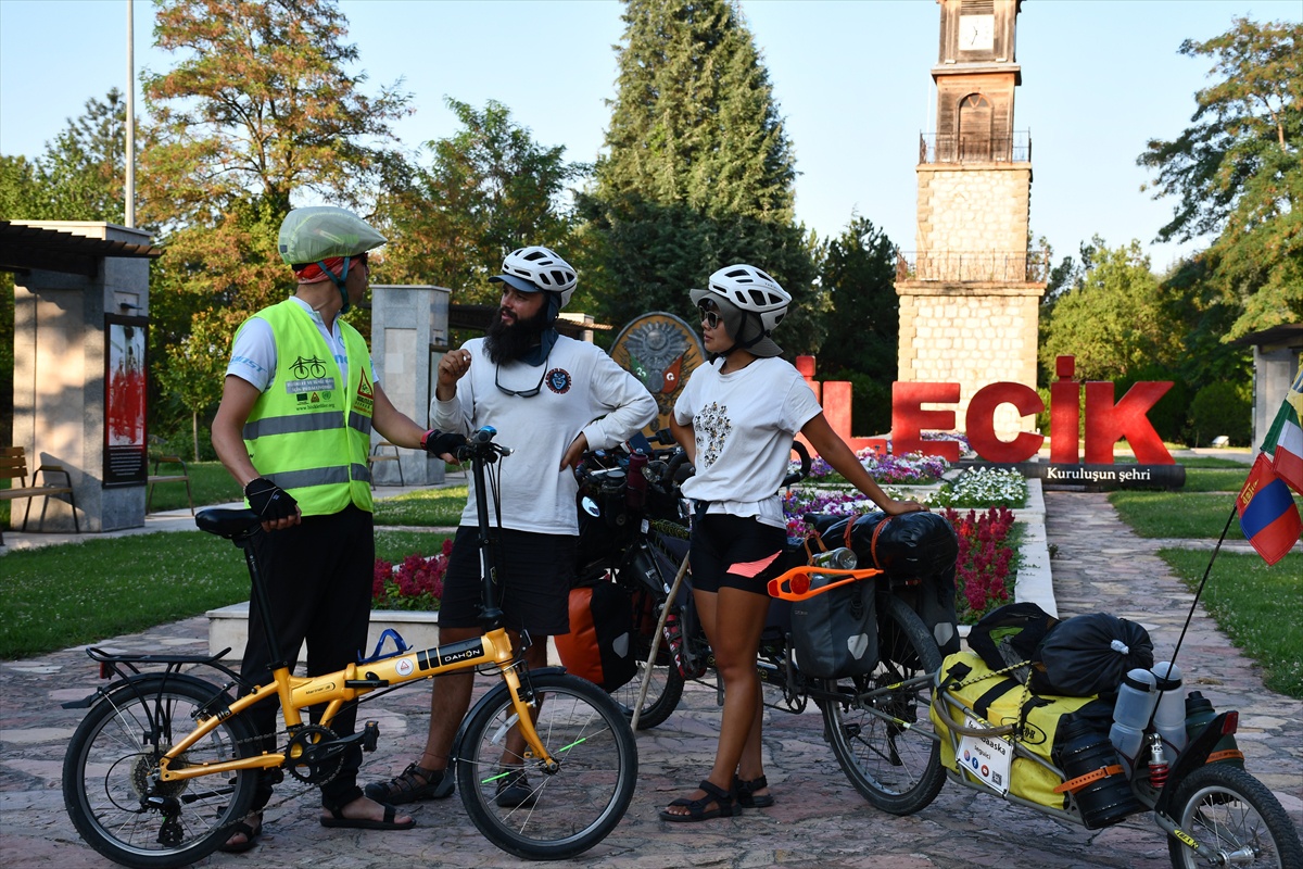 Roma\'dan Bilecik\'e Tandem Bisikletle Geldiler
