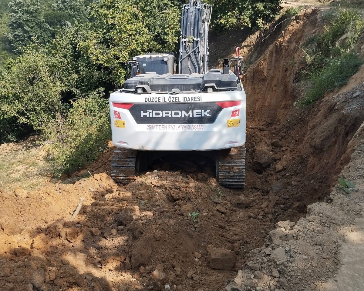 Düzce\'de Heyelan Çalışmaları Sürüyor