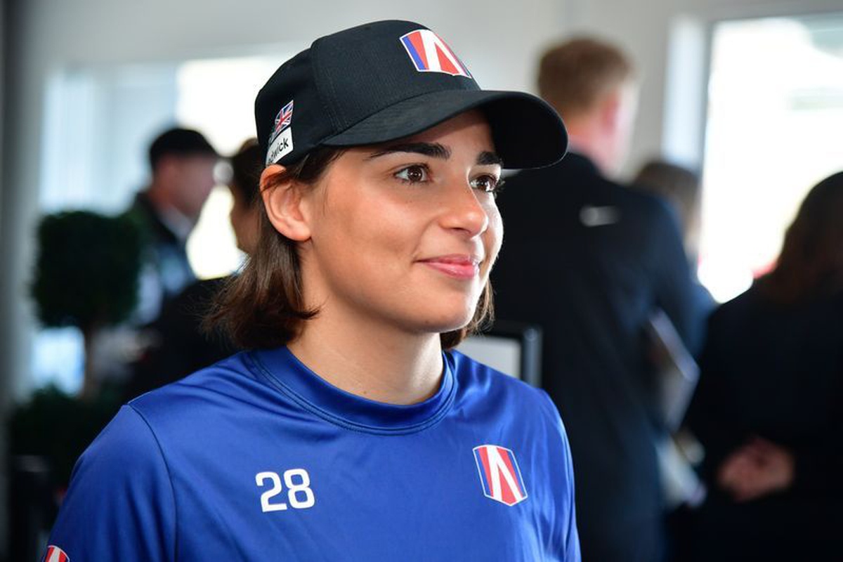 Jamie Chadwick\'ten Kadın Yarışçılar İçin Davet