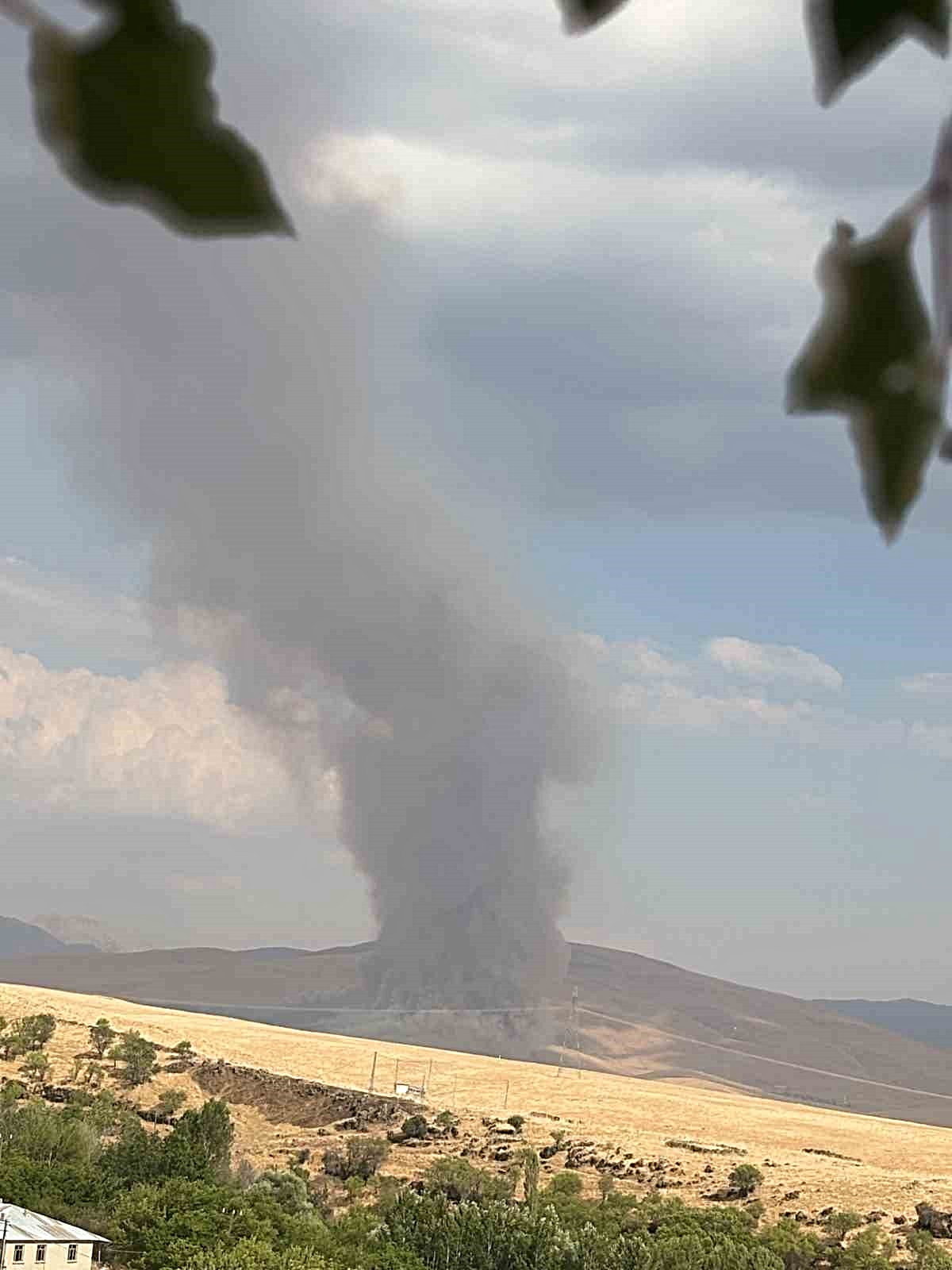 Elazığ\'da Kırsal Yangın