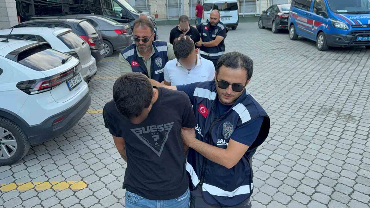 Kırtasiyeye Saldırı: 3 Gözaltı