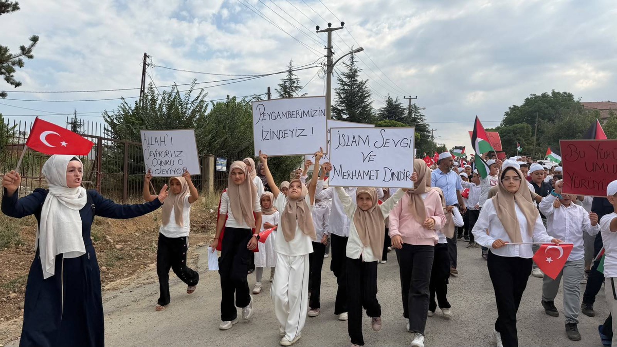 Doğanşehir\'de Gazze\'ye Destek Yürüyüşü