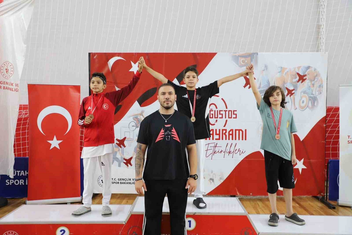 Taekwondo Zafer Kupası K&uuml;tahya'da Sona Erdi