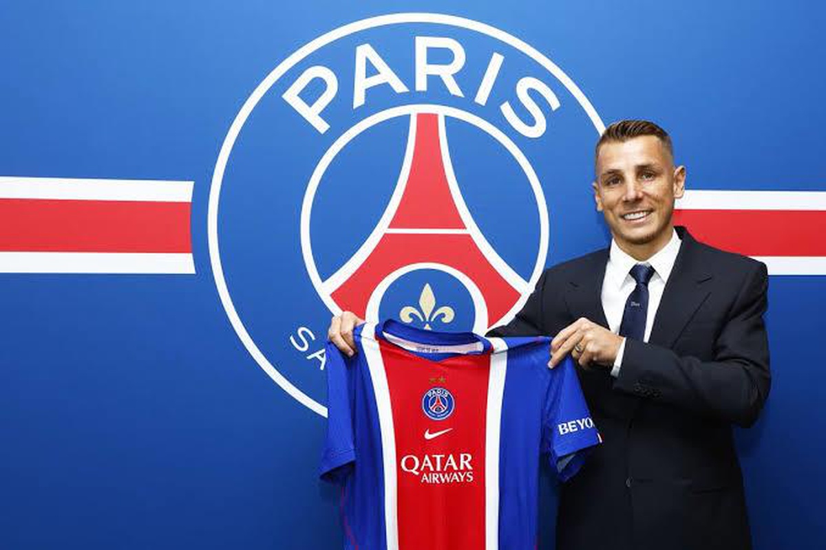 Paris Saint-Germain, Aston Villa\'dan Lucas Digne\'i transfer etti