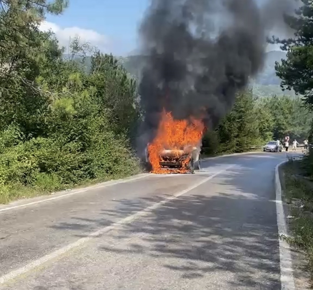 İnkumu Yolunda Otomobil Yandı