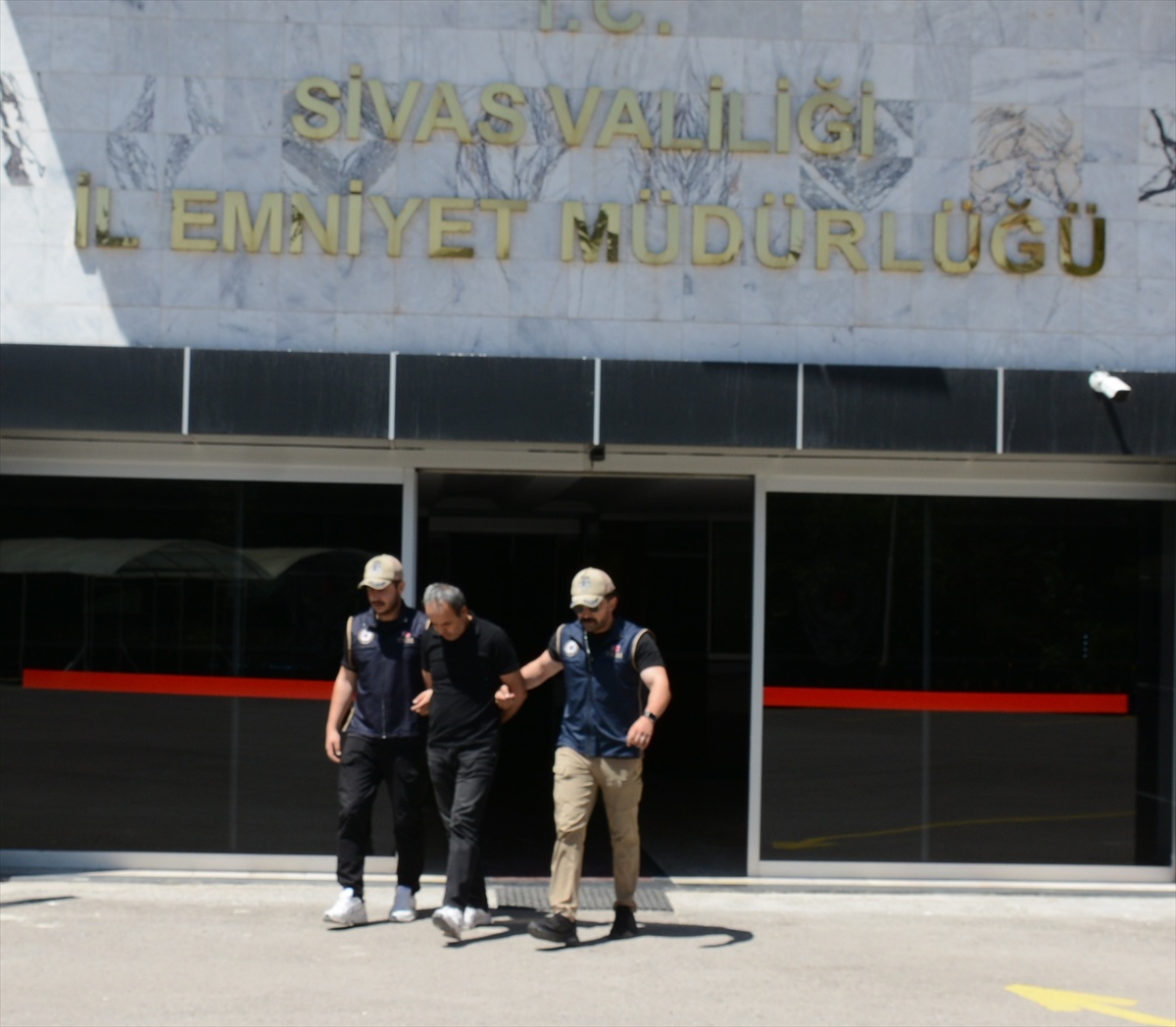 FETÖ Üyesi Firari Hükümlü Sivas\'ta Yakalandı