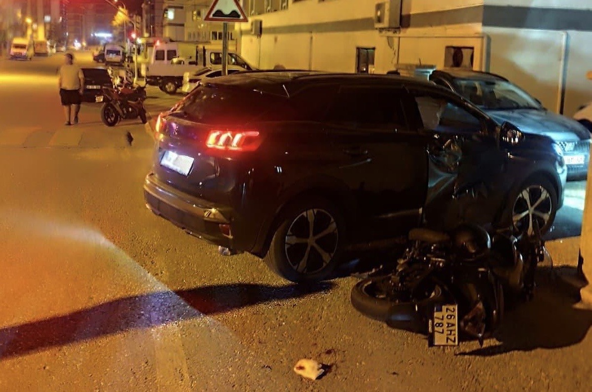 Sivrihisar\'da Trafik Kazası: 2 Yaralı
