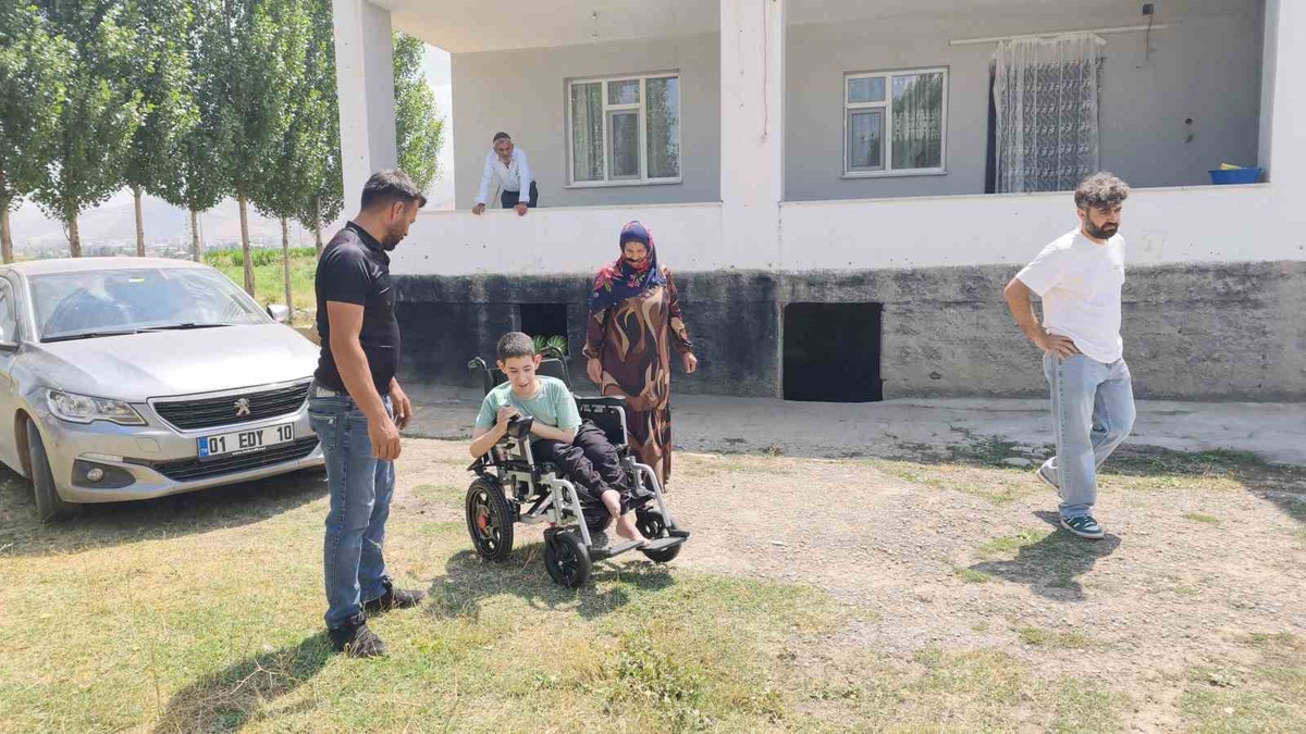 Yusuf’un Hayalini Gerçekleştiren Akülü Sandalye