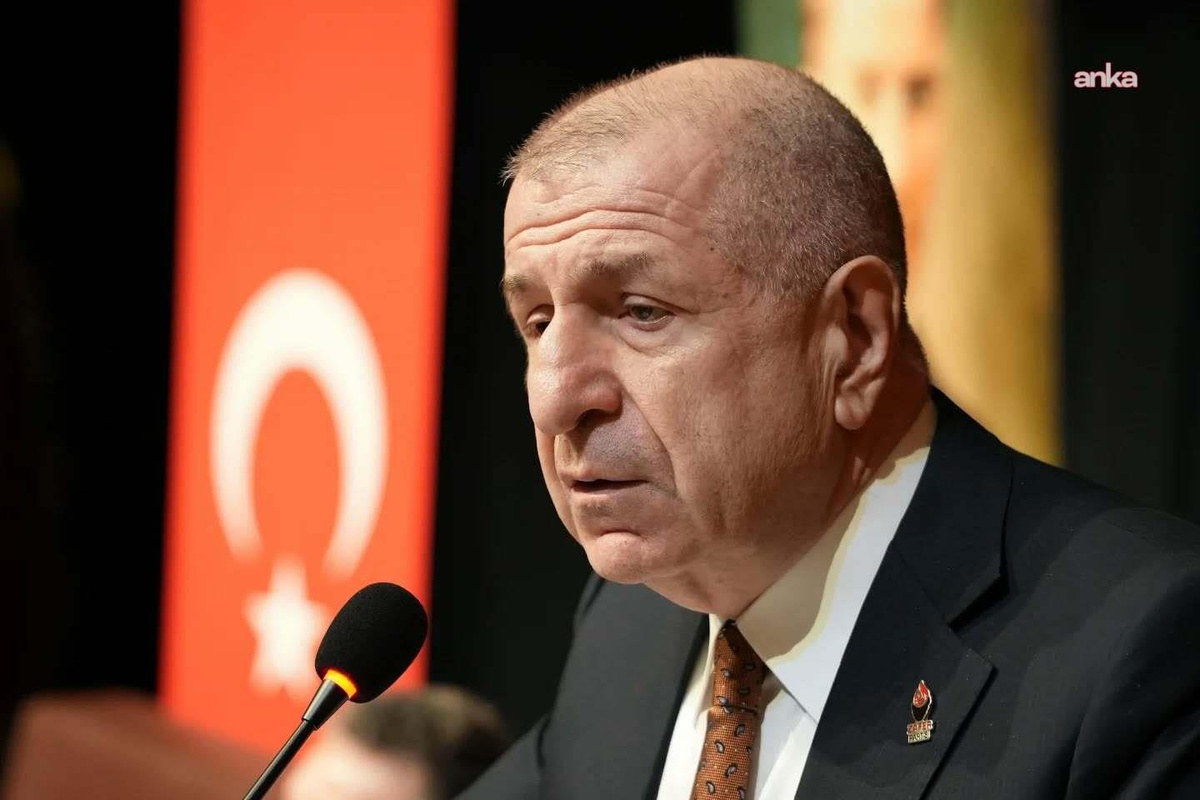 Özdağ\'dan \'zafer\' işareti eleştirisi