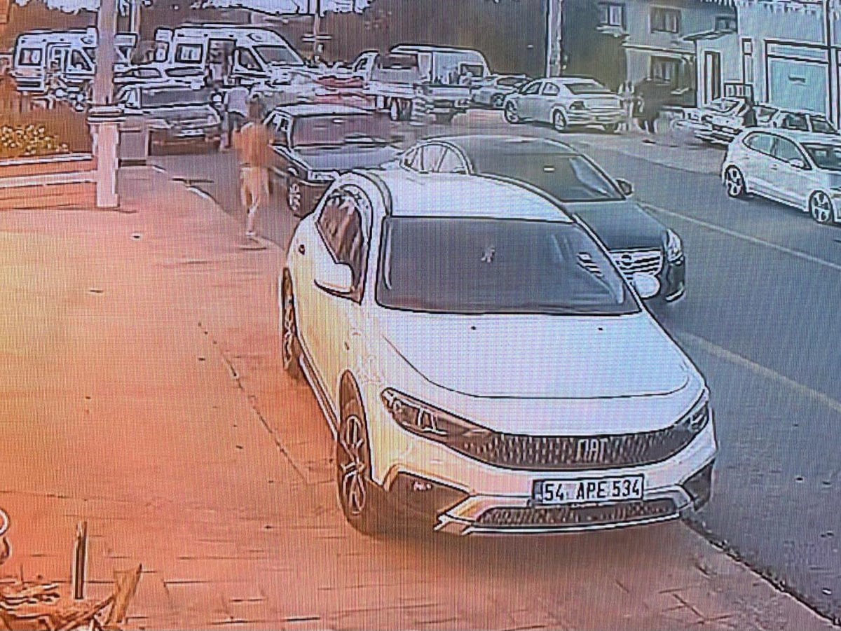 Akyazı\'da Elektrikli Bisiklet Kazası