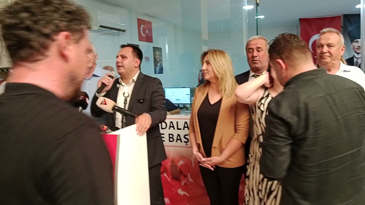 Dalaman Belediye Başkanı Sezer Durmuş CHP\'den İstifa Ederek YENİ Parti\'ye Katıldı