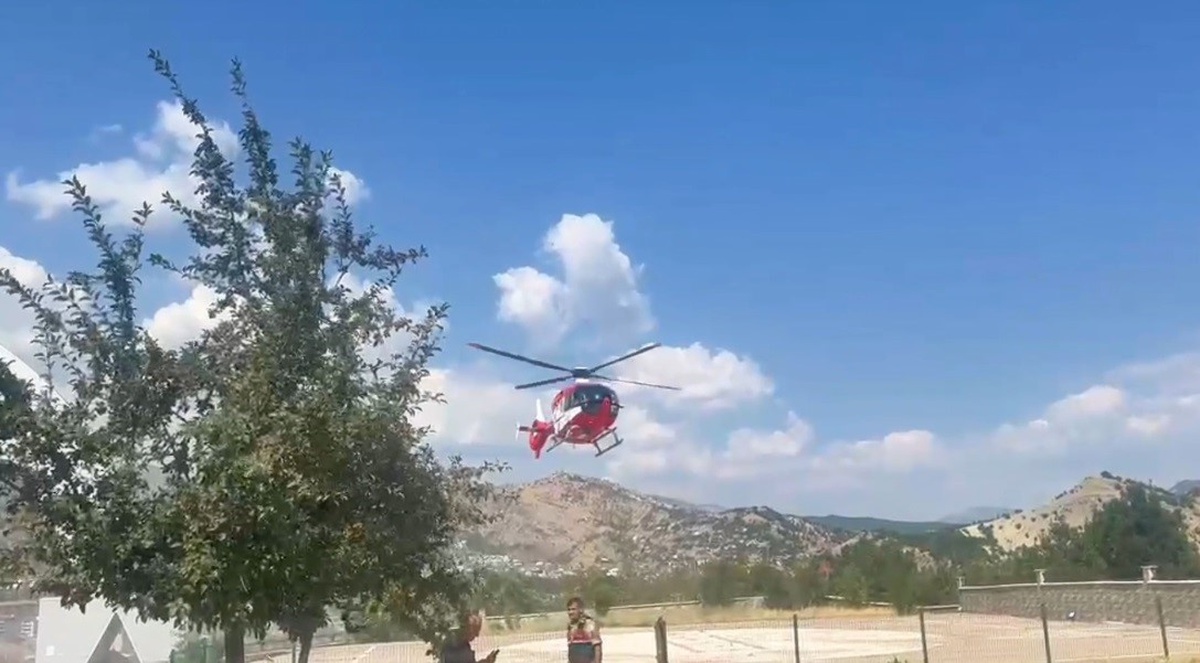 Tunceli\'de Kaza: Yaralı Hasta Helikopterle Sevk Edildi
