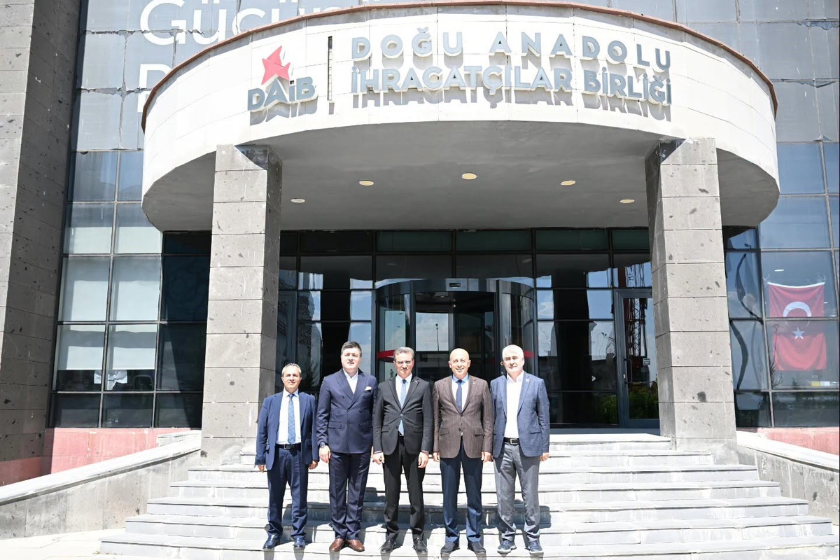 Vali Baruş\'tan DAİB\'e Ziyaret