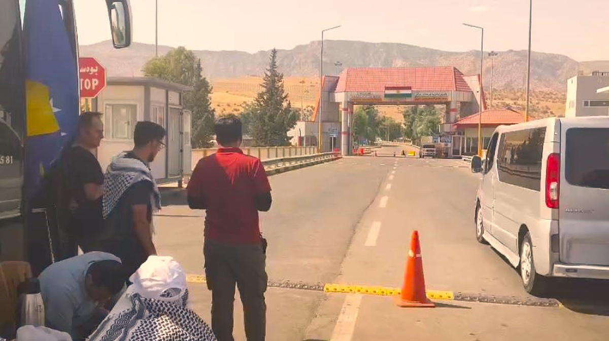 Filistin Konvoyu Irak Sınırında Bekletiliyor