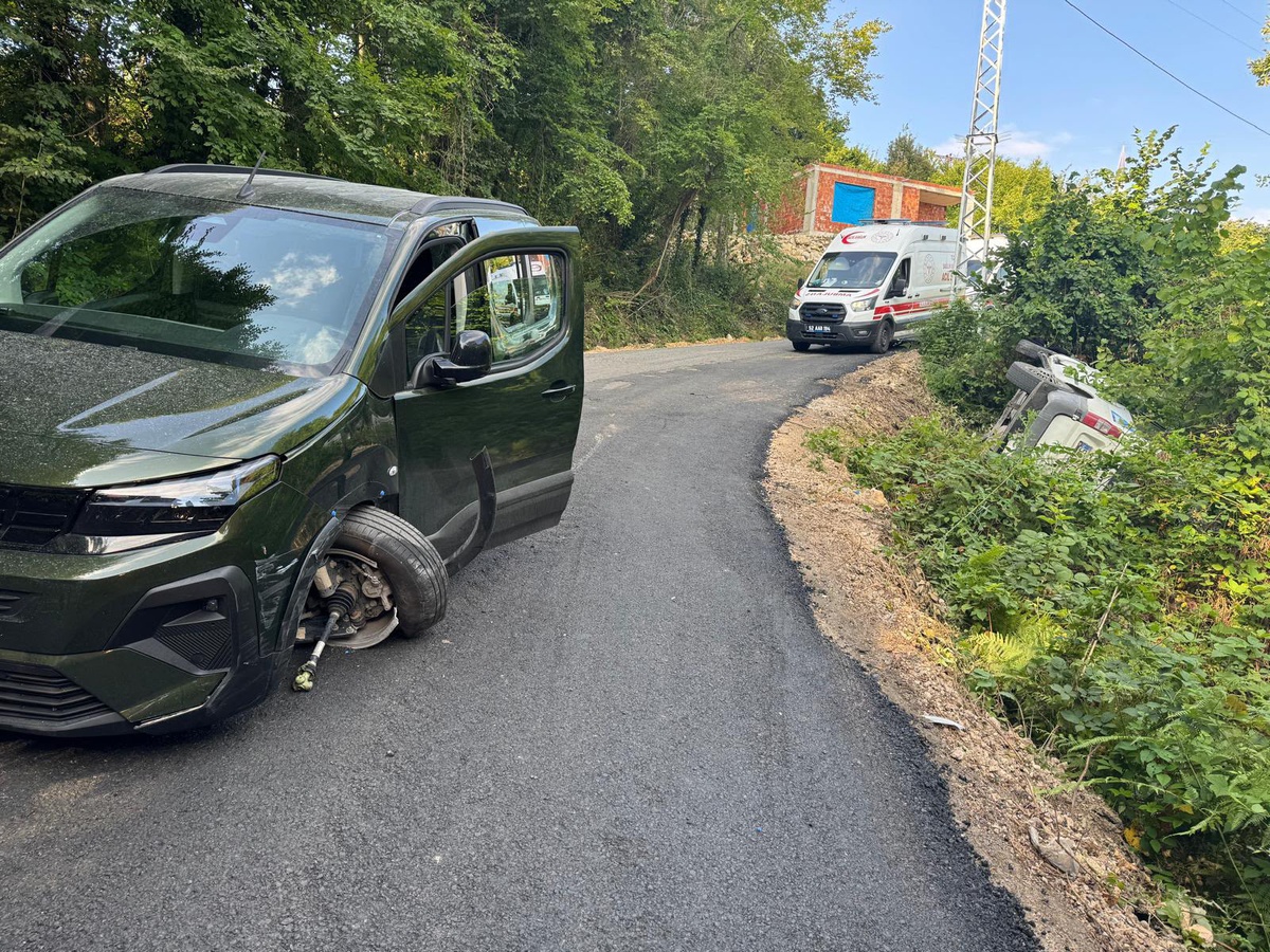 Ordu\'da Minibüs Kazası: 8 Yaralı