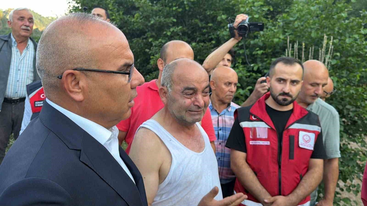 Giresun\'da Sel Faciası: İki Kız Kardeş Hayatını Kaybetti