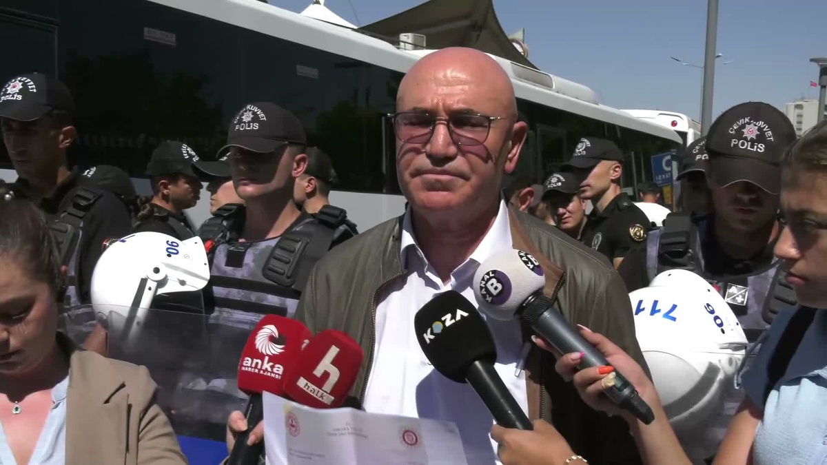 Madenci eyleminde polis ablukası: \'Bir holding korunuyor\'