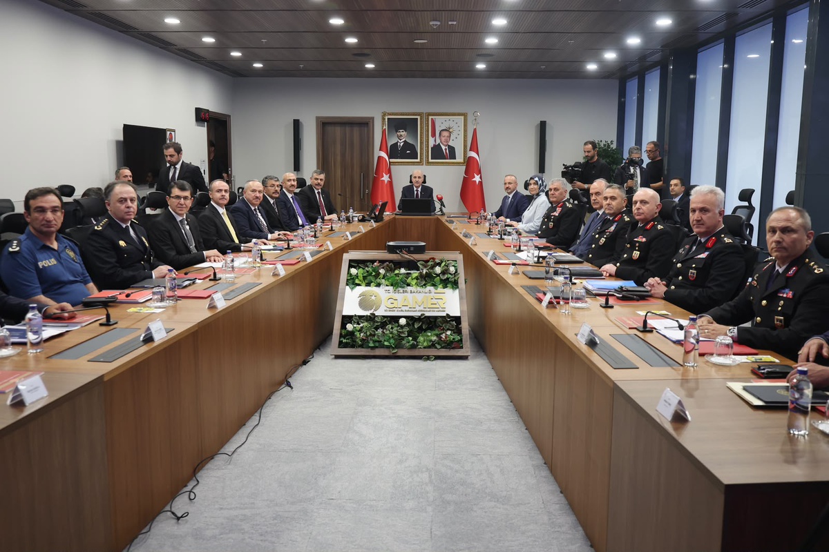 Valilerle Güvenlik Toplantısı: Terörsüz Türkiye Vurgusu