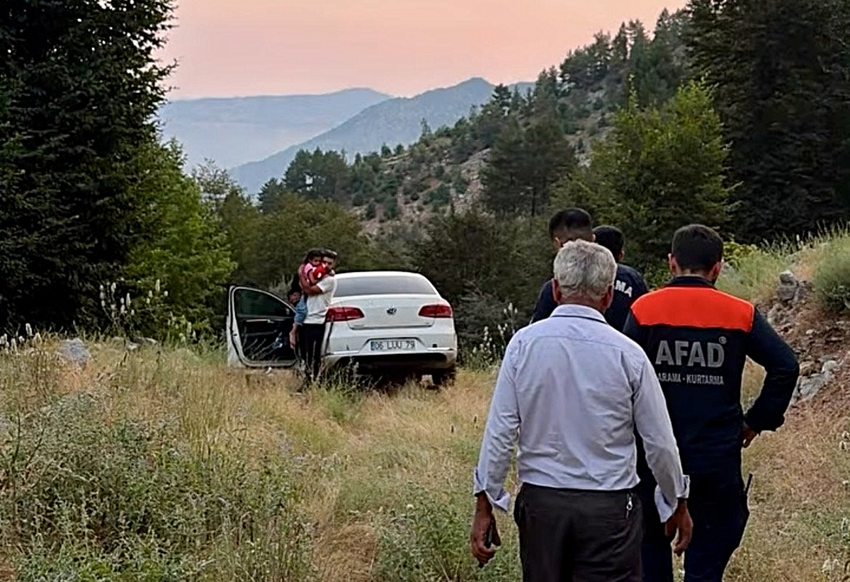 Kahramanmaraş\'ta Araçta Mahsur Kaldılar