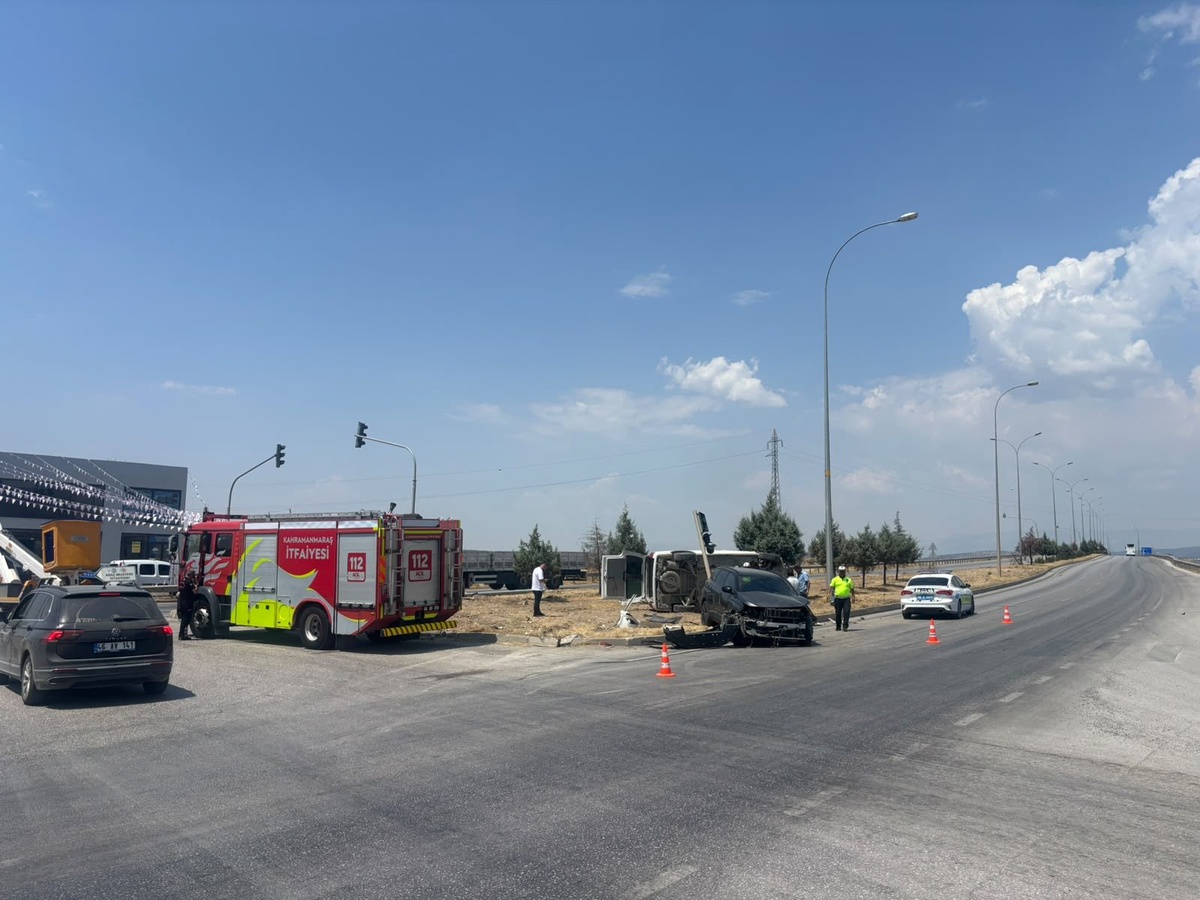 Kahramanmaraş\'ta Trafik Kazası: 3 Yaralı