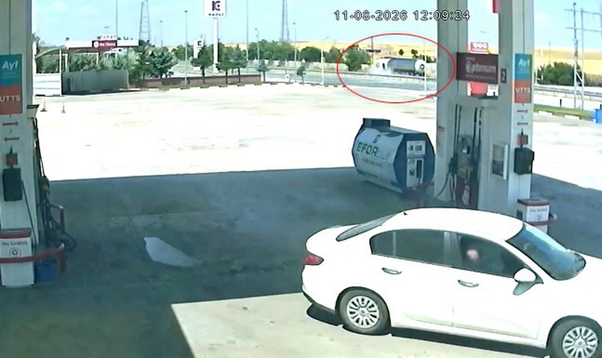 Tır Sürücüsü Kalp Krizi Geçirip Kaza Yaptı