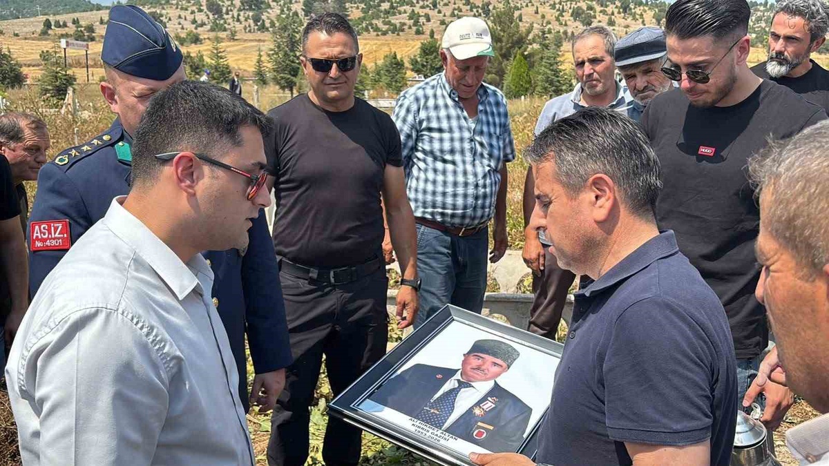 Kıbrıs Gazisi Ali Hikmet Altan Son Yolculuğuna Uğurlandı