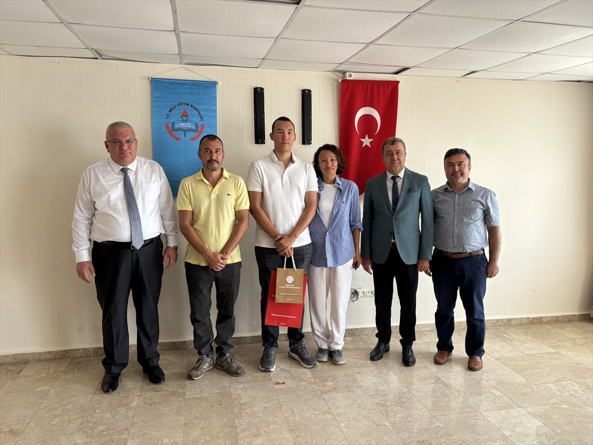 Kumluca\'da Öğrencilere Başarı Ödülleri