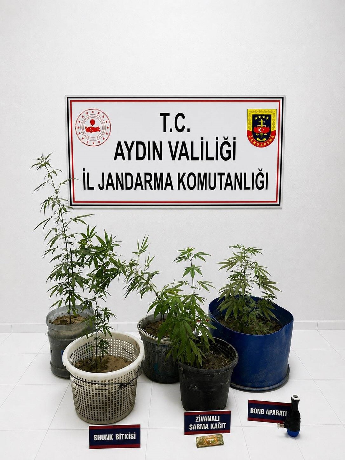 Kuşadası\'nda Uyuşturucu Operasyonu