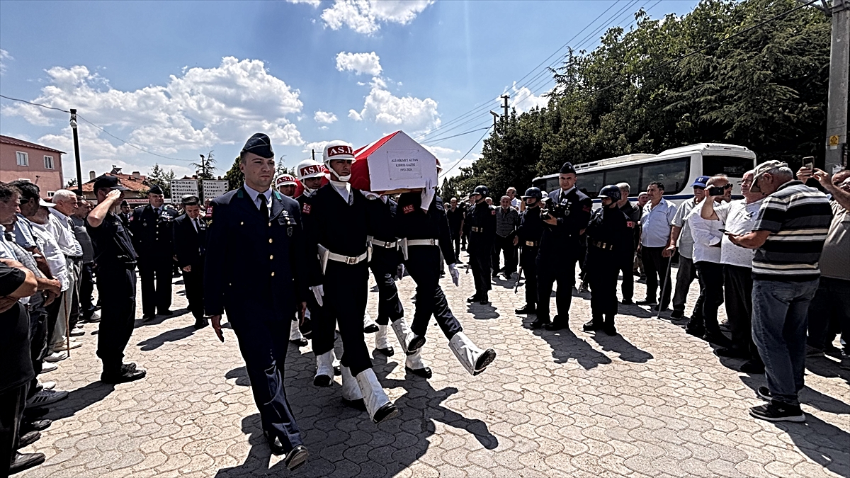 Kıbrıs Gazisi Ali Hikmet Altan Toprağa Verildi