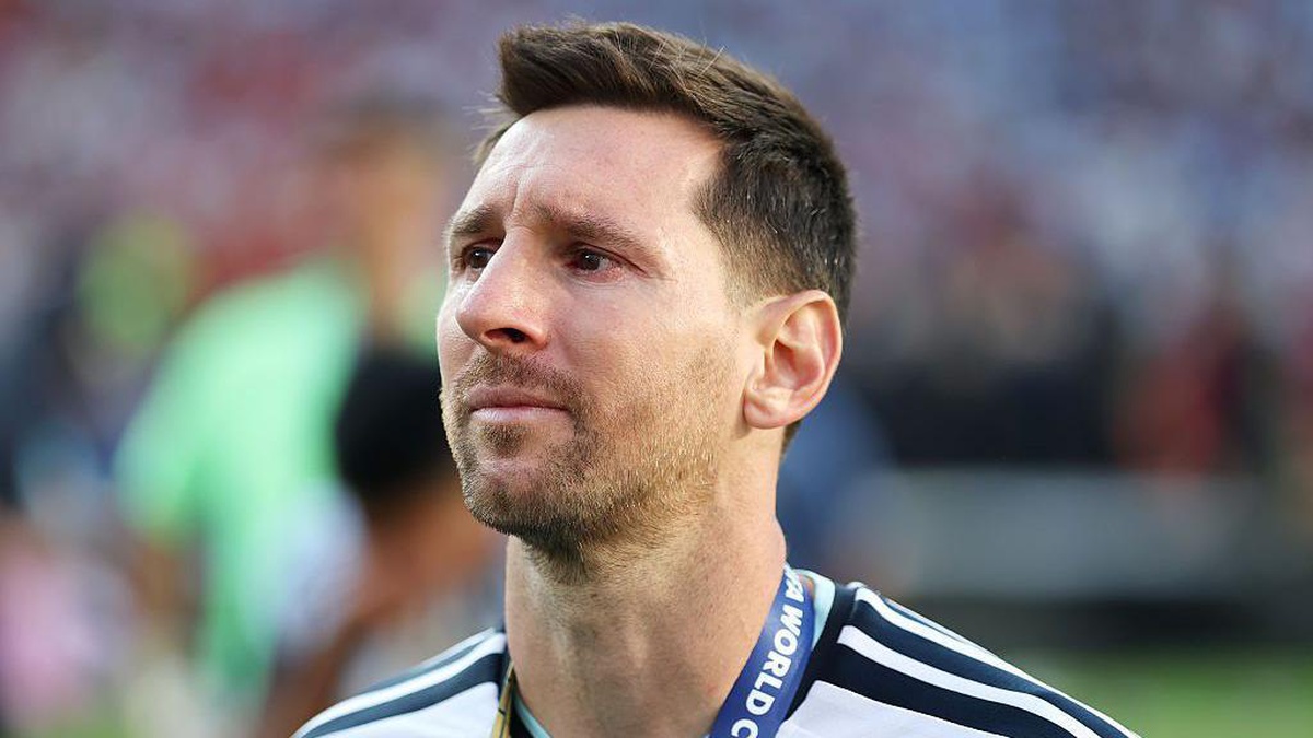Messi, Babası\'nın Ölümünden Sonra Futbola Veda Edebilir