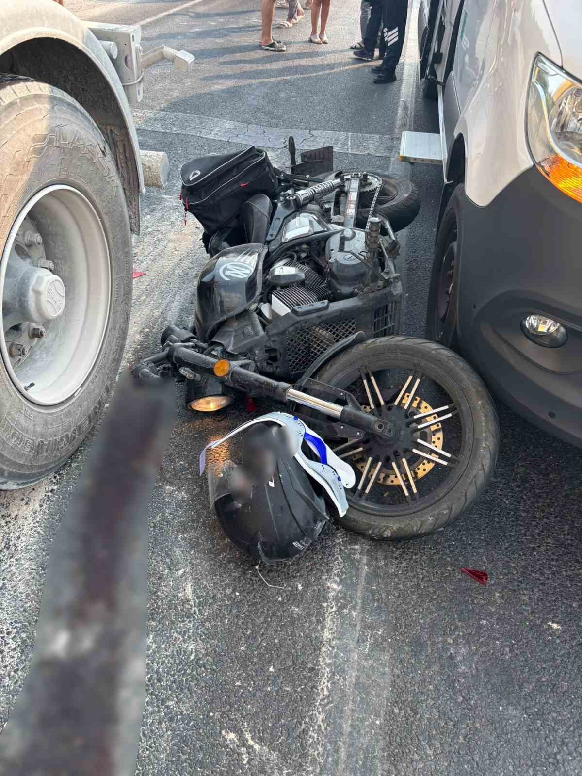 Milas\'ta Motosiklet Kazası: Sürücü Ağır Yaralandı