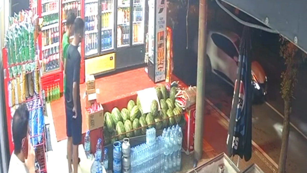 Darıca\'da genç kıza çarpan sürücü kaçtı