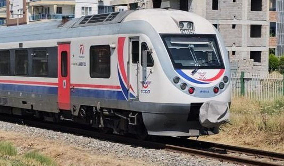 Söke\'de tren kazası: 1 kadın hayatını kaybetti