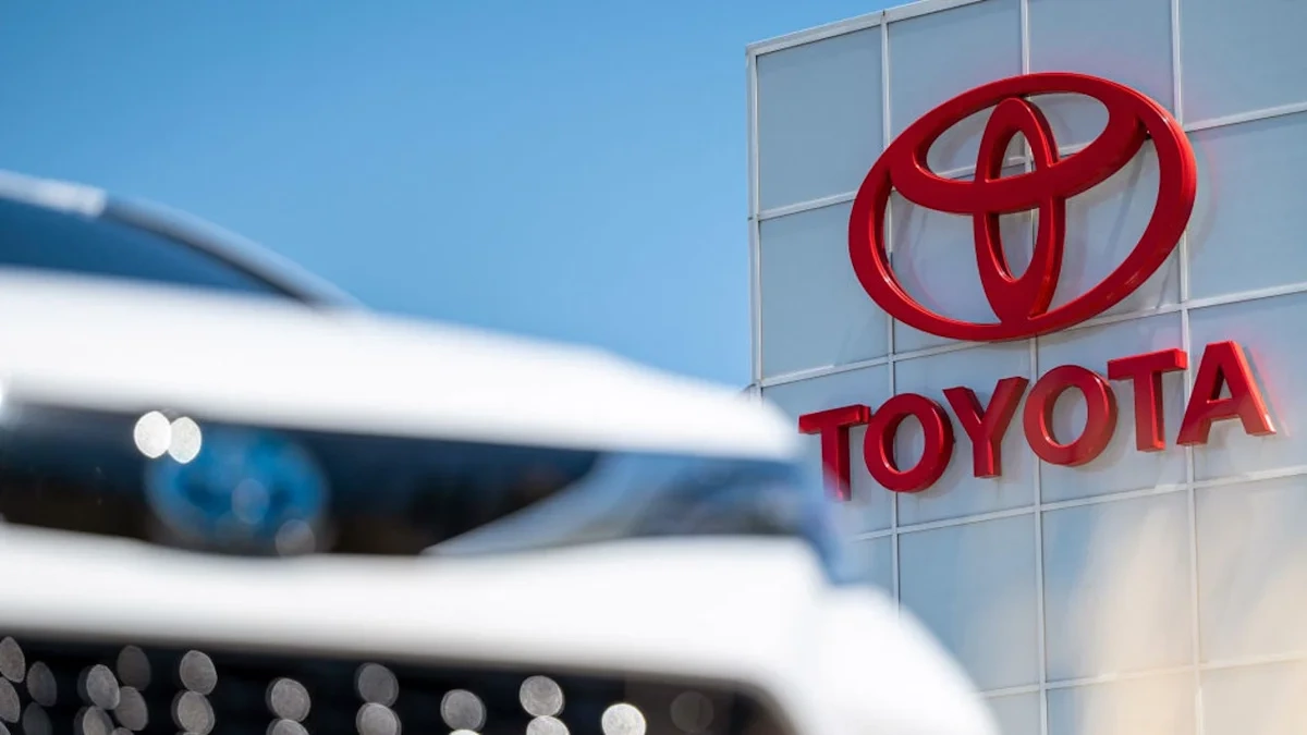 Toyota Camry Hybrid Araçları Geri Çağırdı