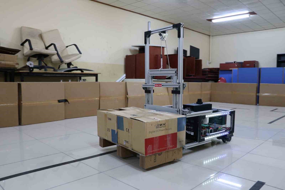 Sivas\'ta Otonom Forklift Tasarlandı