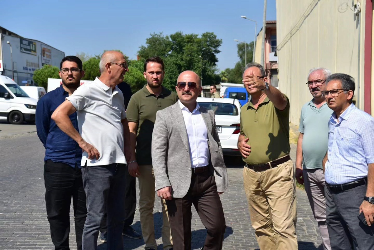 Vali Varol, Toptan Gıdacılar Çarşısı\'nı Ziyaret Etti