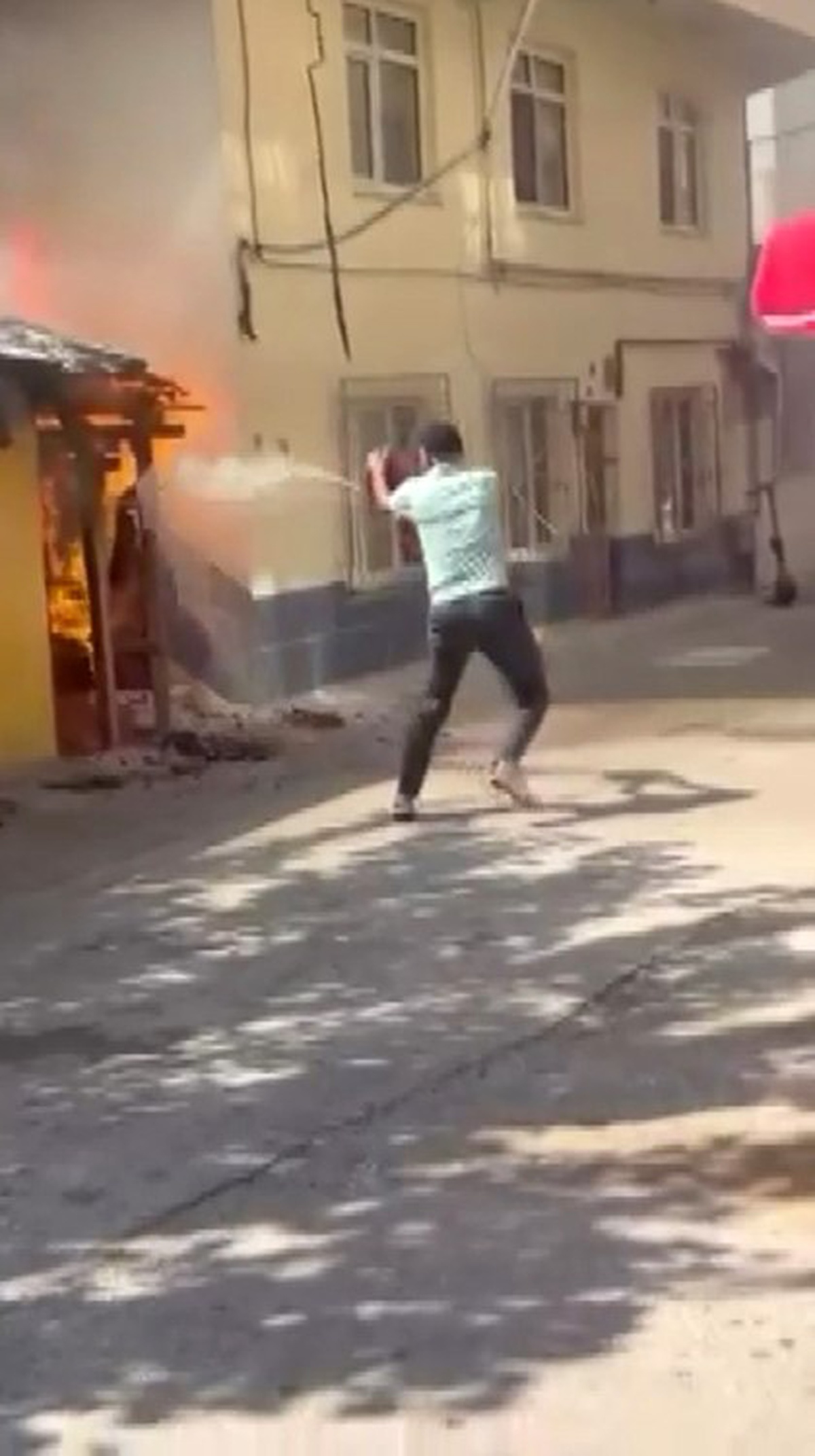 Bursa\'da Yangına Vatandaşlar Müdahale Etti