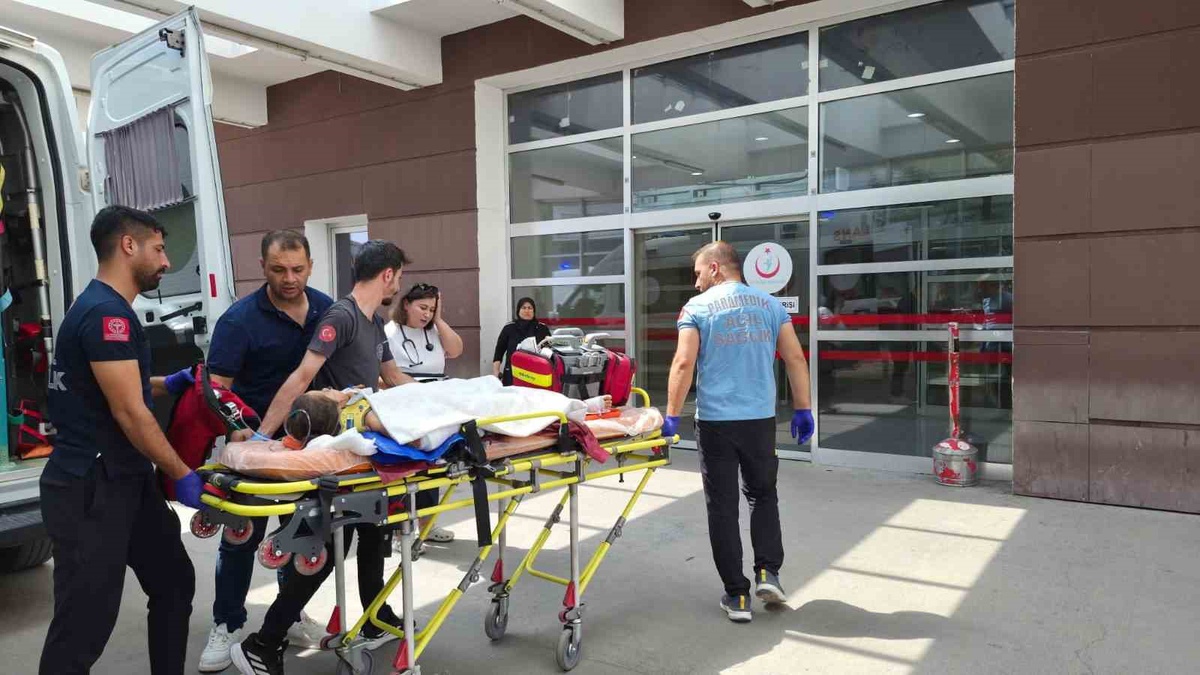 Besni\'de 6 Yaşındaki Kız Çocuğu Yüksekten Düştü