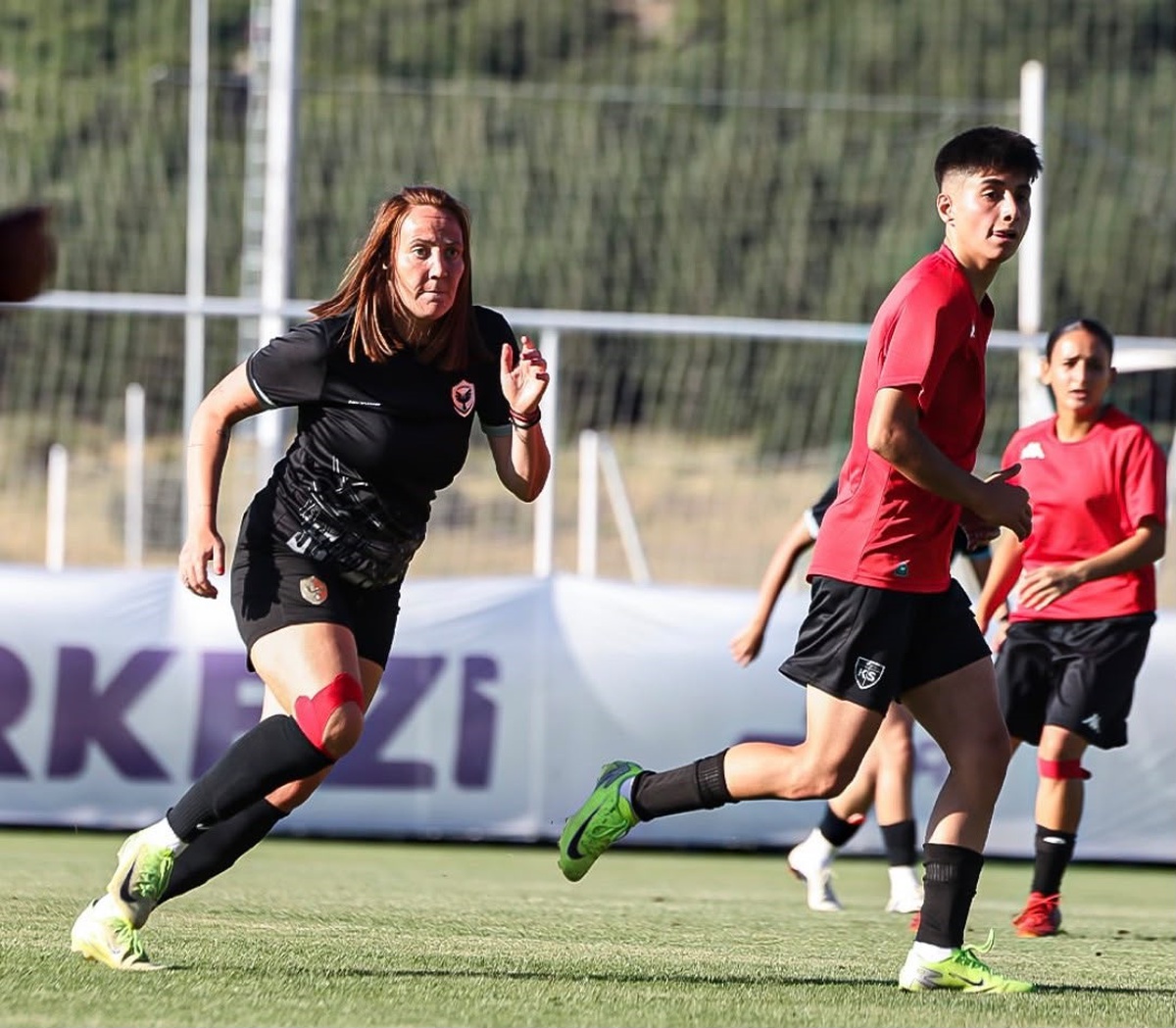 Amedspor Kadın Futbol Takımı\'ndan Dominasyon