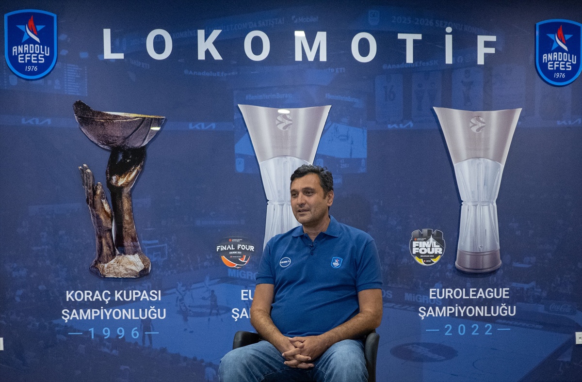 Anadolu Efes\'te yeniden zirve hedefi: Genç ve mücadeleci kadro