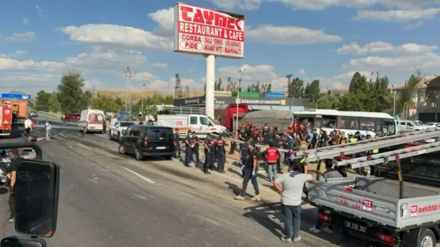 Ankara'da korkunç kaza: Ölü ve yaralılar var