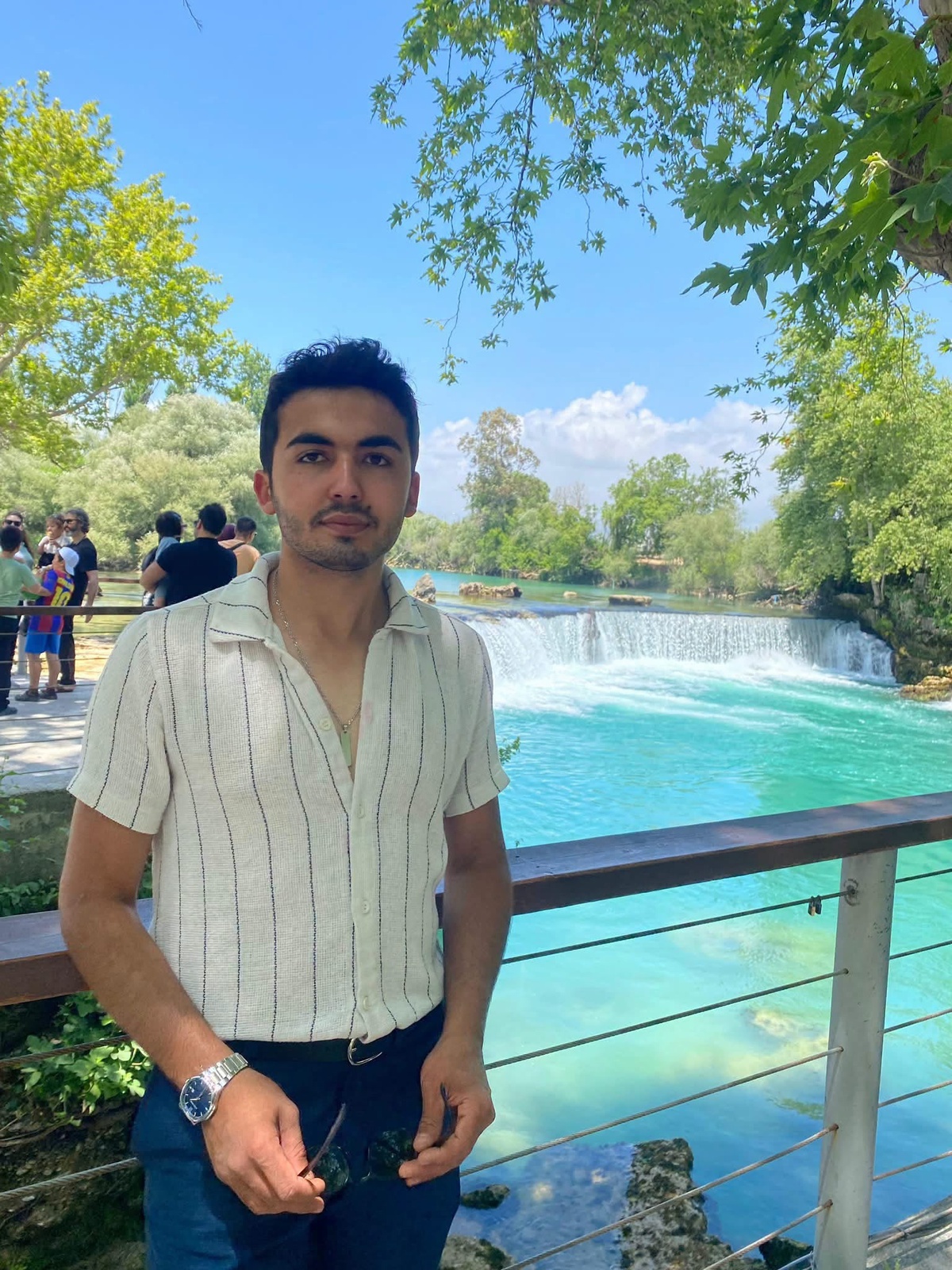 Asansörde Sıkışan Genç Hayatını Kaybetti