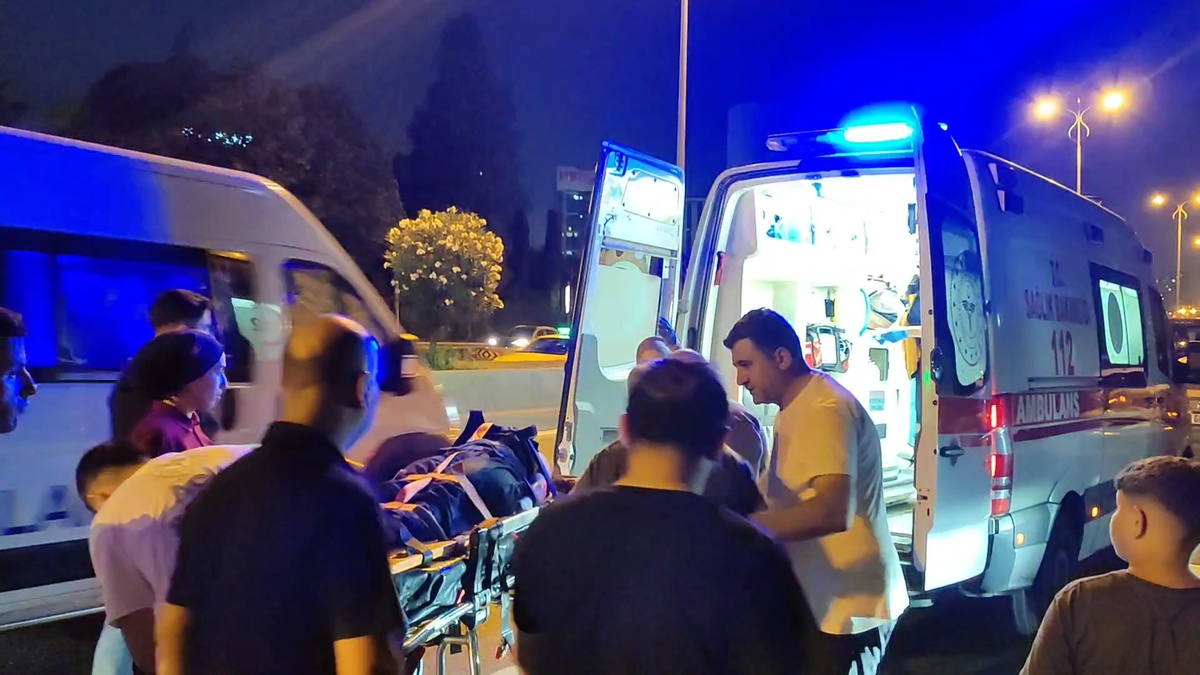 Bağcılar\'da Motosiklet Kazası: 2 Yaralı
