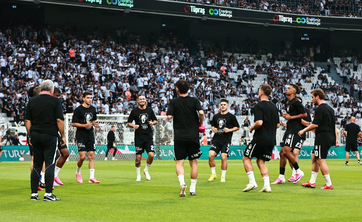 Beşiktaş Hradec Kralove\'u Ağırladı