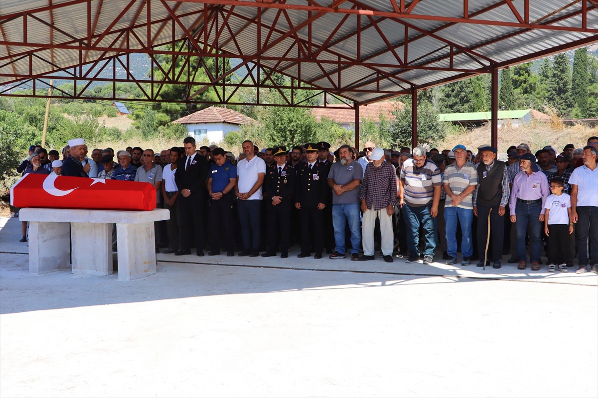Son Yolculuğuna Uğurlandı