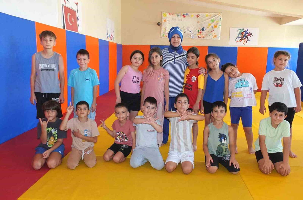 Burhaniye\'de Yaz Spor Okulları Başarıyla Devam Ediyor