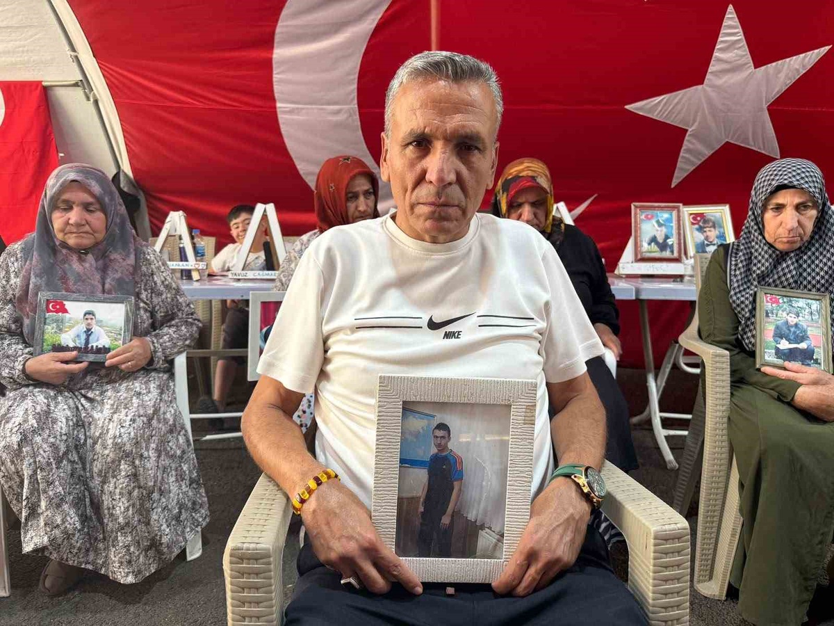 Evlat Nöbetindeki Ailelerden Çocuklarına Teslim Ol Çağrısı