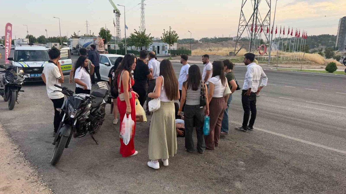 Adıyaman\'da Ehliyetsiz Sürücü Kaza Yaptı