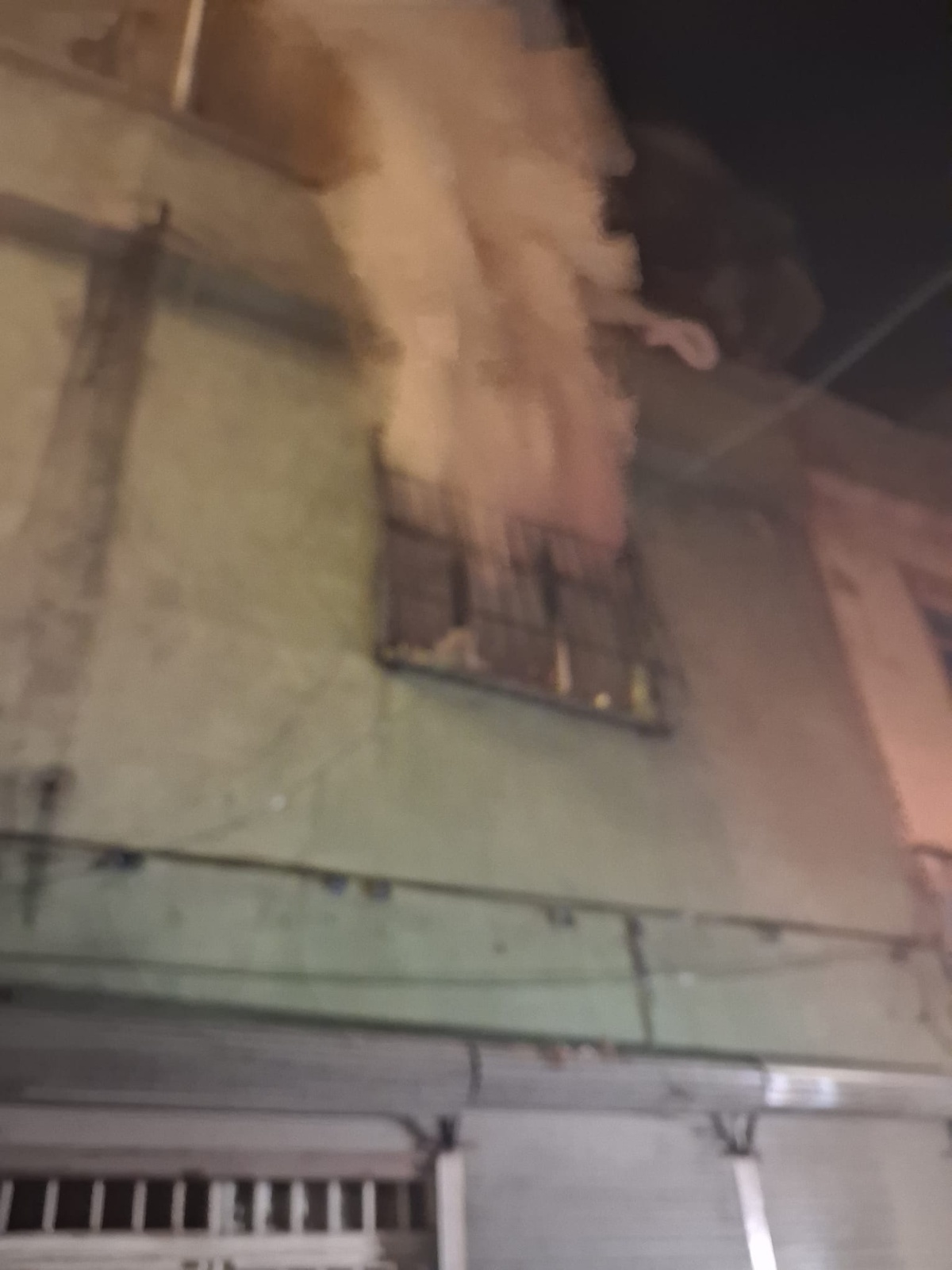 Siirt\'te Ev Yangını: Eşiyle Tartışan Kişi Evi Ateşe Verdi