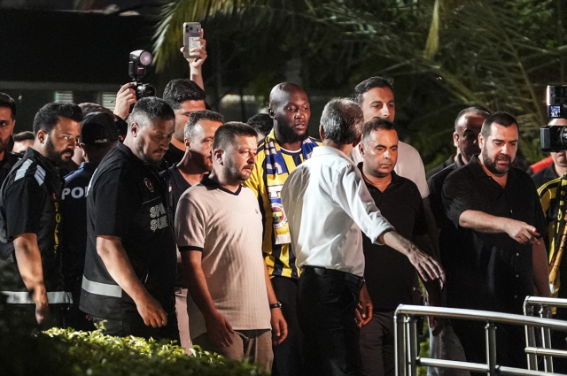 Fenerbahçe'nin yeni yıldızı Lukaku'nun ilk sözleri taraftarı mest etti